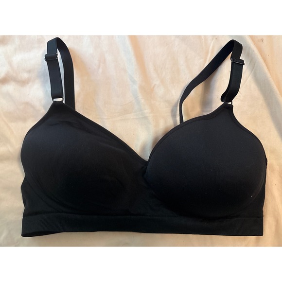 Fruit of the Loom Black Seamless Molded Cup Wirefree Comfort Bra, 36D - Picture 1 of 5